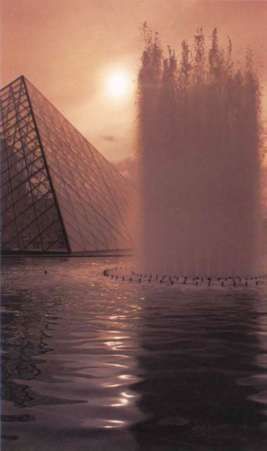 BCKH 04 Louvre pyramic